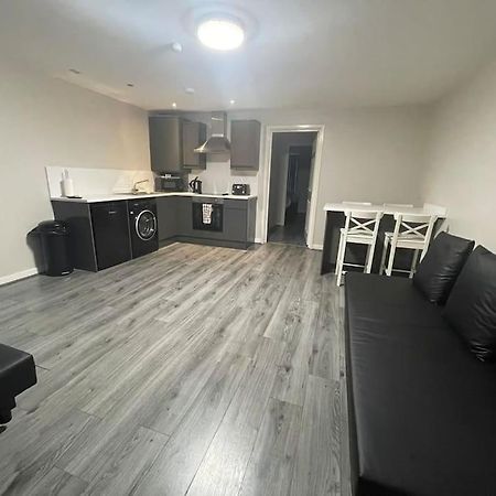 Hosted By Ryan - 2 Bedroom Apartment Liverpool Eksteriør billede